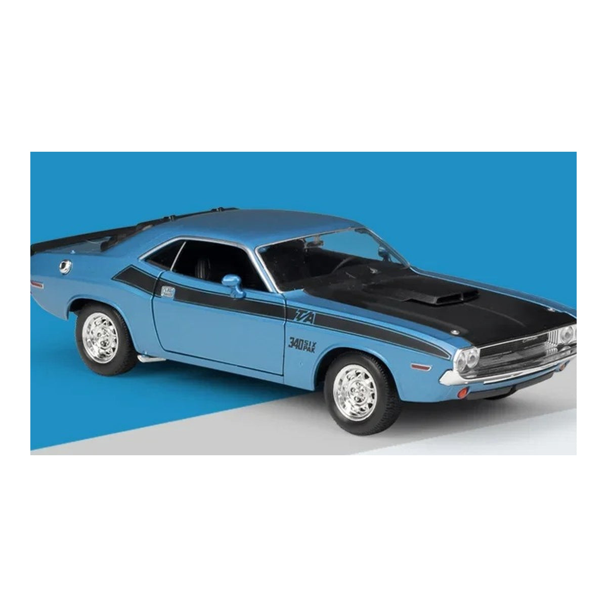 1:24 1970 Dodge Challenger T/A diecast model - blue view