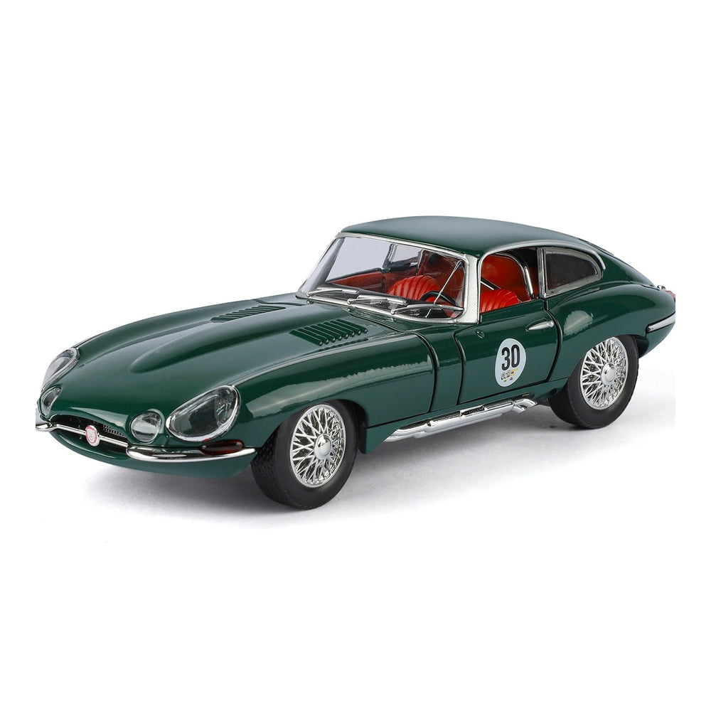 1:24 Jaguar E-Type diecast model - green view