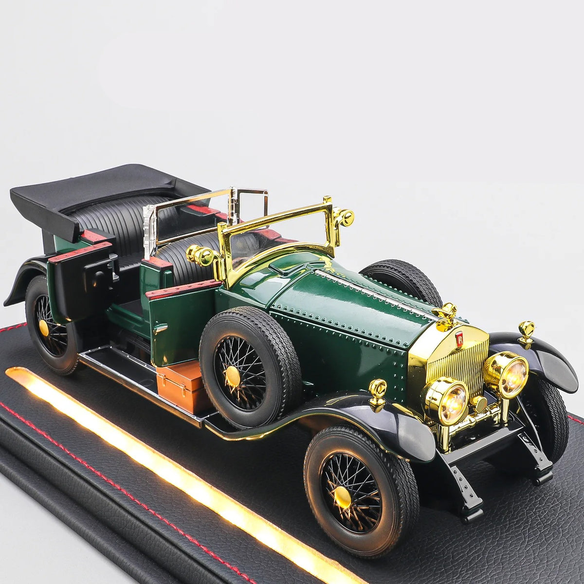 1:24 Rolls-Royce Phantom I Diecast Model Car with Lights image 2