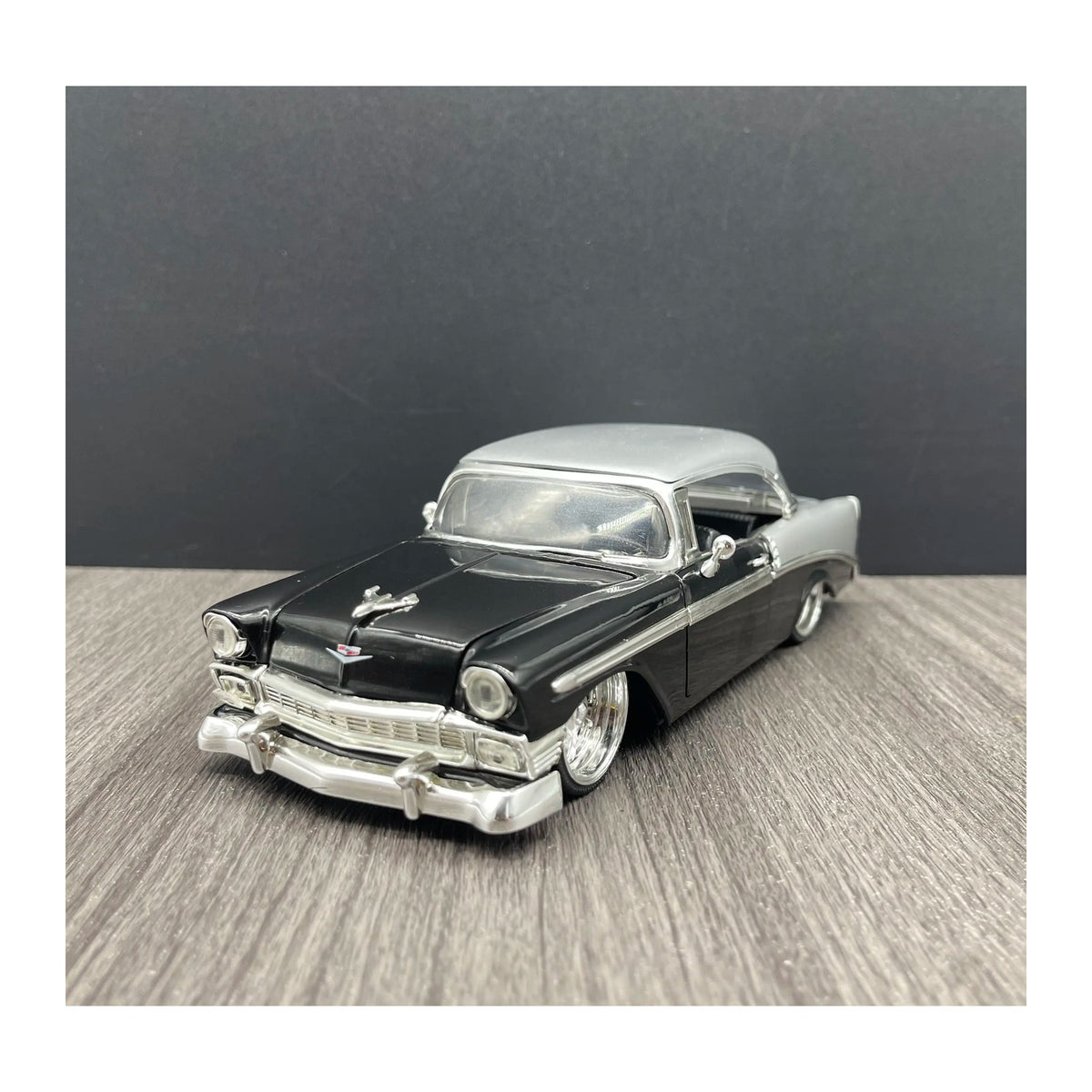 1:24 1956 Chevrolet Bel Air diecast model - black view
