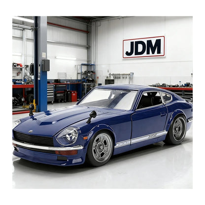 1:24 1972 Datsun 240Z diecast model - garage view