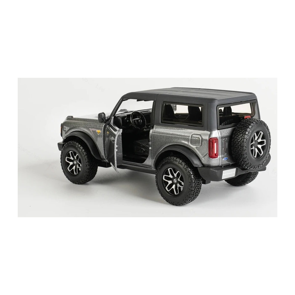 1:24 2021 Ford Bronco Badlands diecast model - gray view