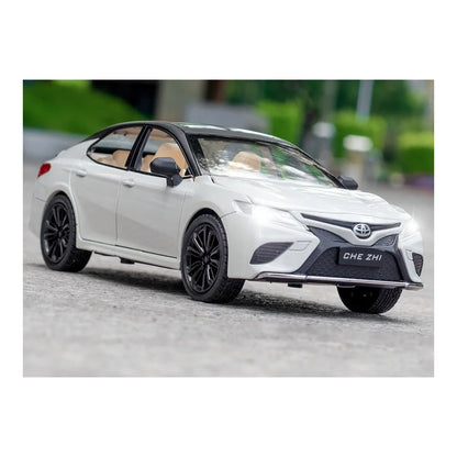1:24 Toyota Camry diecast model - white view
