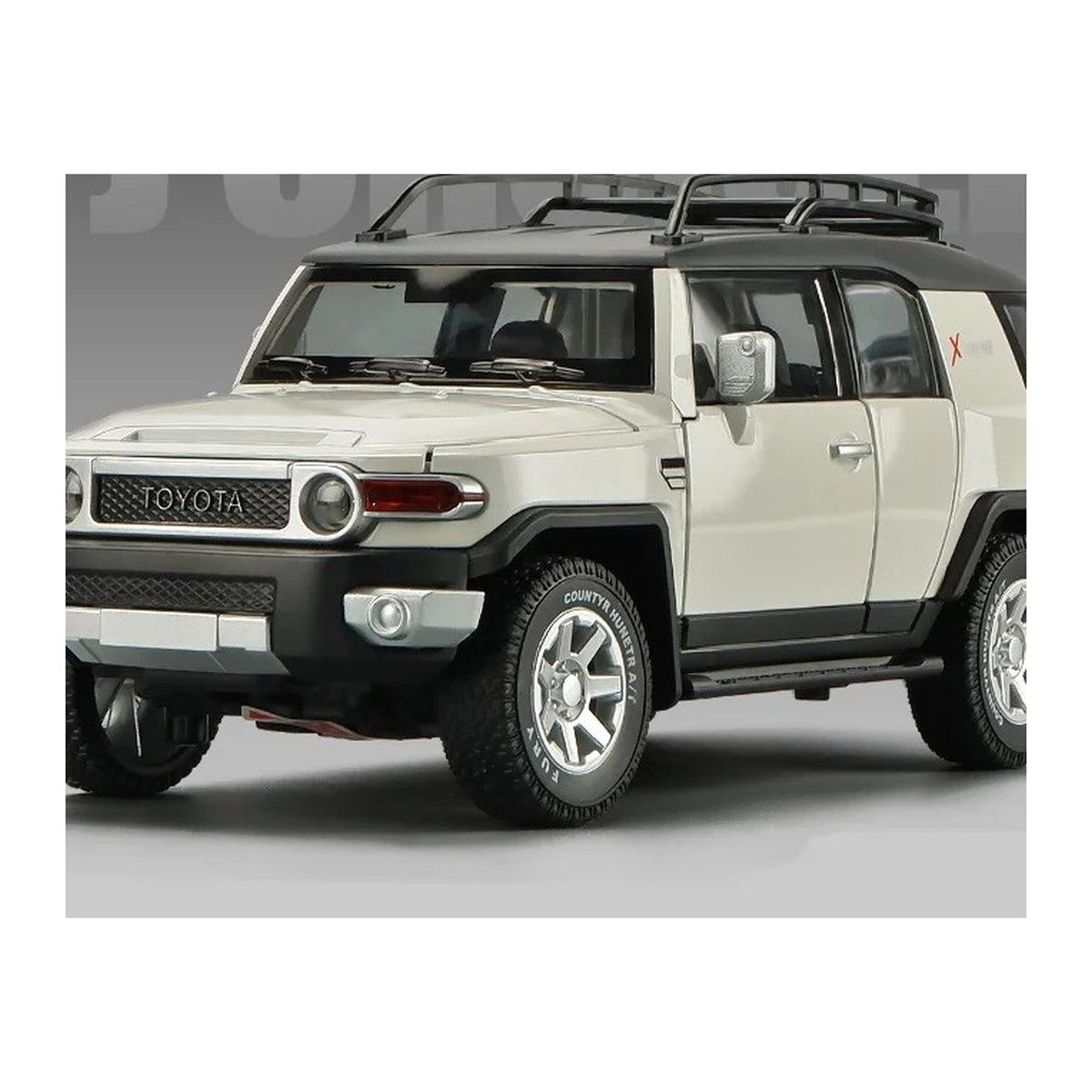 1:24 Toyota FJ Cruiser diecast model - white view