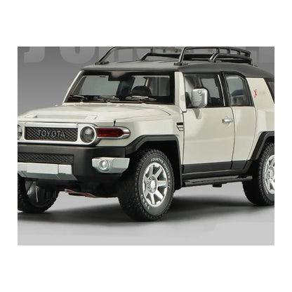 1:24 Toyota FJ Cruiser diecast model - white view