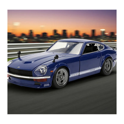 1:24 1972 Datsun 240Z diecast model - road view