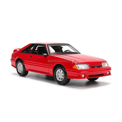 1:24 1993 Ford Mustang SVT Cobra diecast model - front three quarter view