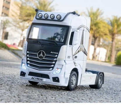 1:36 Mercedes - Benz Actros Diecast Truck Head Model - FunCarScale