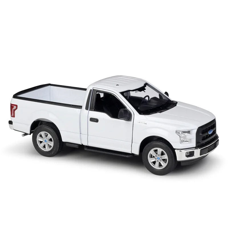 1:24 2015 Ford F-150 Regular Cab - White - front three-quarter view