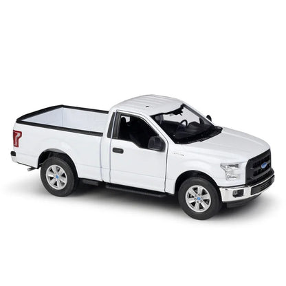 1:24 2015 Ford F-150 Regular Cab - White - front three-quarter view