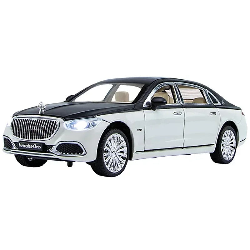 1:24 Mercedes-Maybach S680 Diecast Model - White / Black