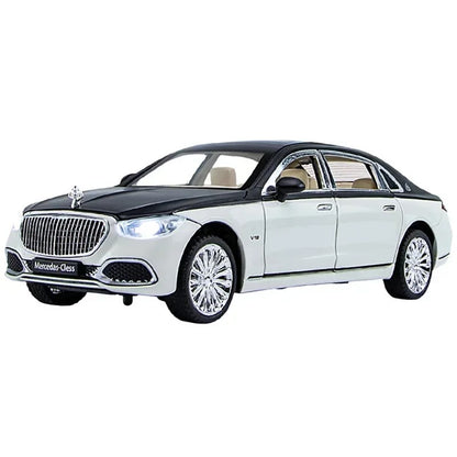 1:24 Mercedes-Maybach S680 Diecast Model - White / Black