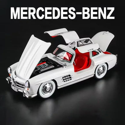 1:24 Mercedes-Benz 300 SL Gullwing Diecast Model - White