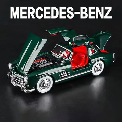 1:24 Mercedes-Benz 300 SL Gullwing Diecast Model - Green