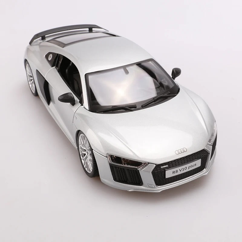 1:18 Audi R8 V10 Plus Diecast Model Car image 10