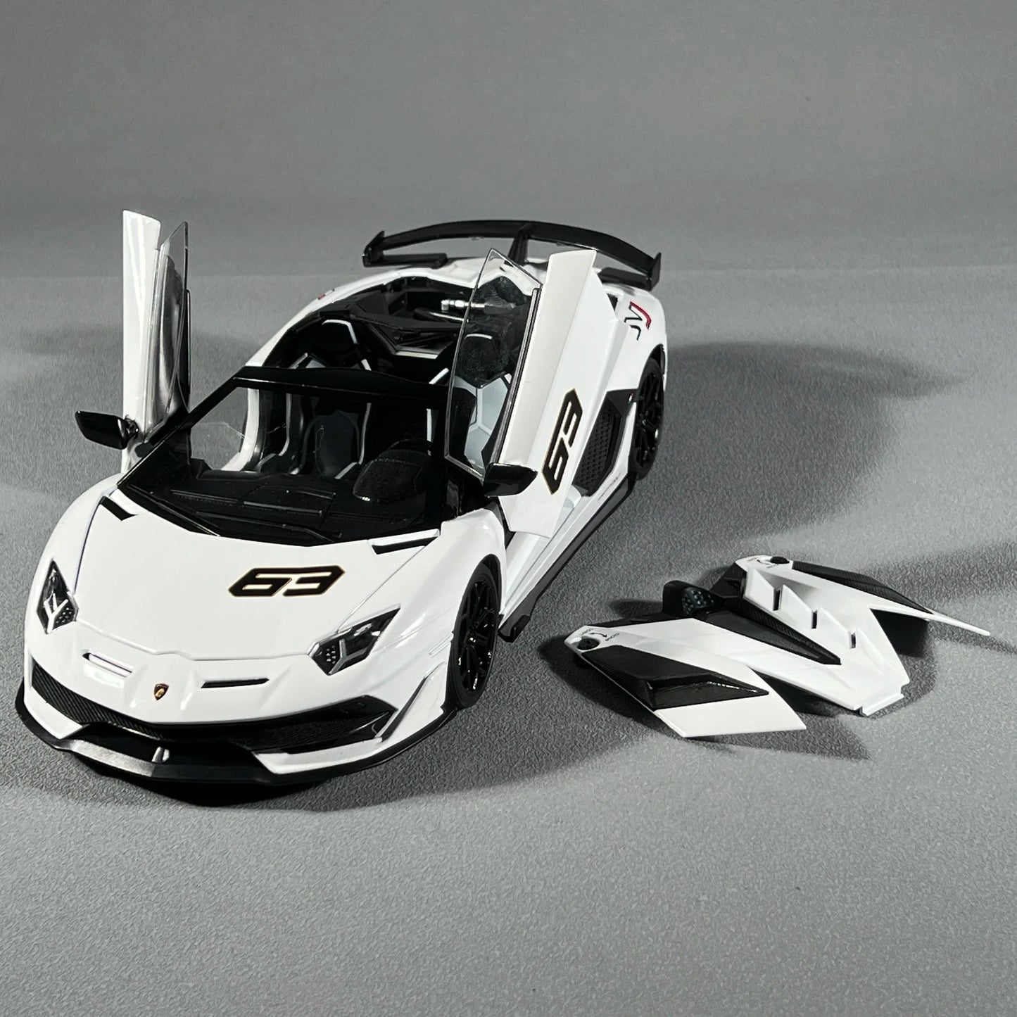 1:18 Ford Mustang GT500 Diecast Model Car – Premium Alloy Collectible with Opening Doors, Light & Sound