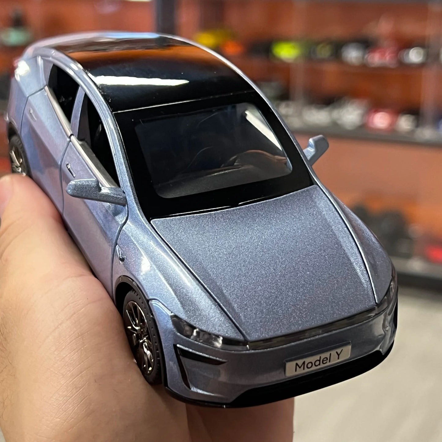1:32 Model Y SUV: Sound, Light & Pull-Back Edition
