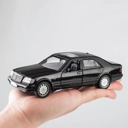 1:32 Mercedes-Benz S-Class W140 Diecast Model Car