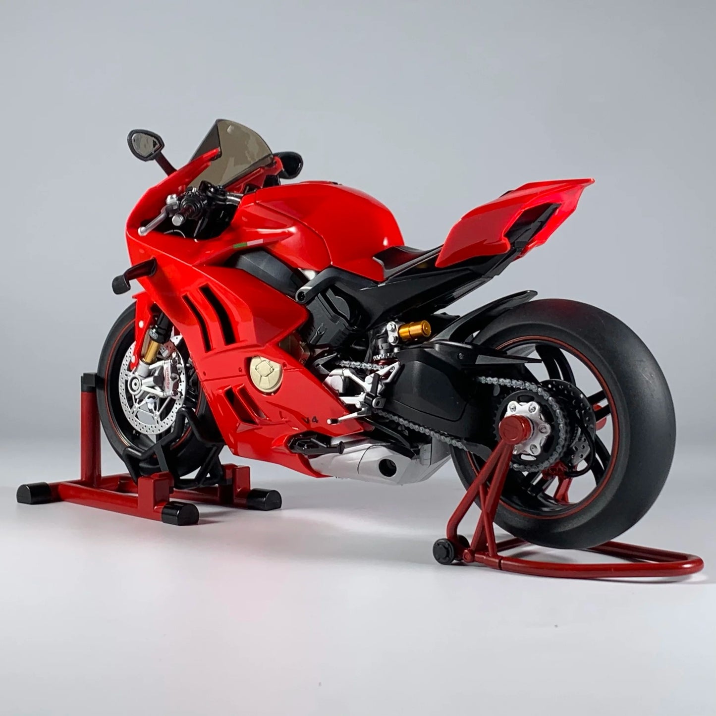 1:6 Ducati V4 Diecast Model Motorcycle – Alloy, Light & Sound, Smoke Effect