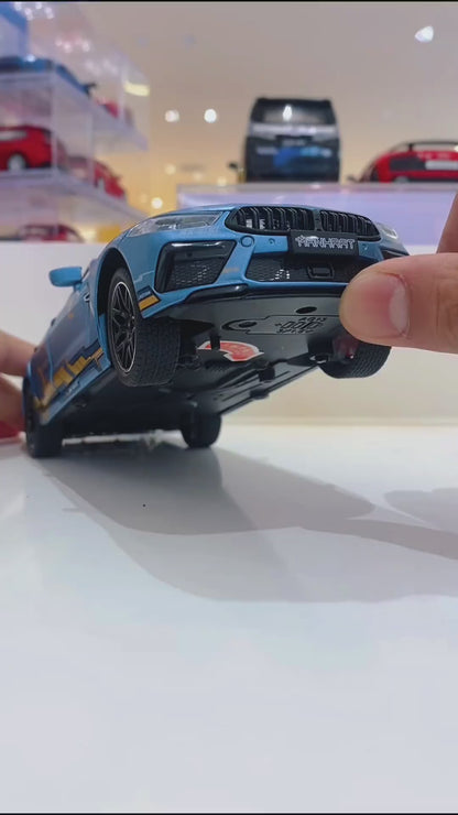 1:24 BMW M8 MH8 Diecast Supercar with Lights & Sound